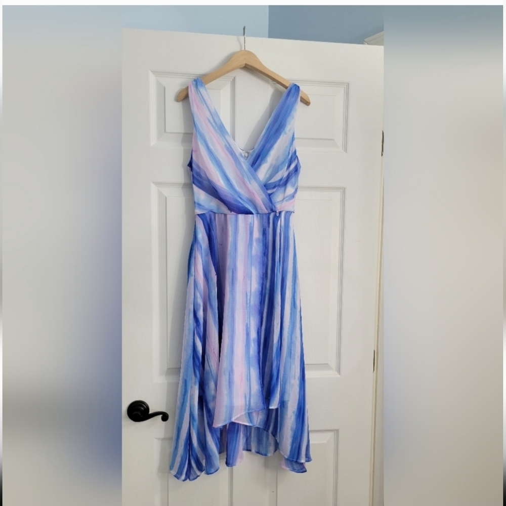 DKNY Chiffon Print V-Neck Tie-WaistFaux-Wrap Dress Blue White Size 2